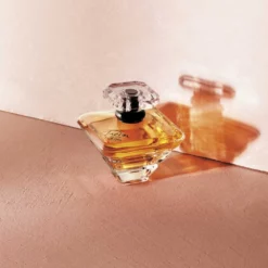 Lancome Trésor 8 Lancome Trésor -France Cadeau Soldes 2024 050750 lancome tresor eau de parfum vaporisateur 30 ml autre3 1000x1000 1