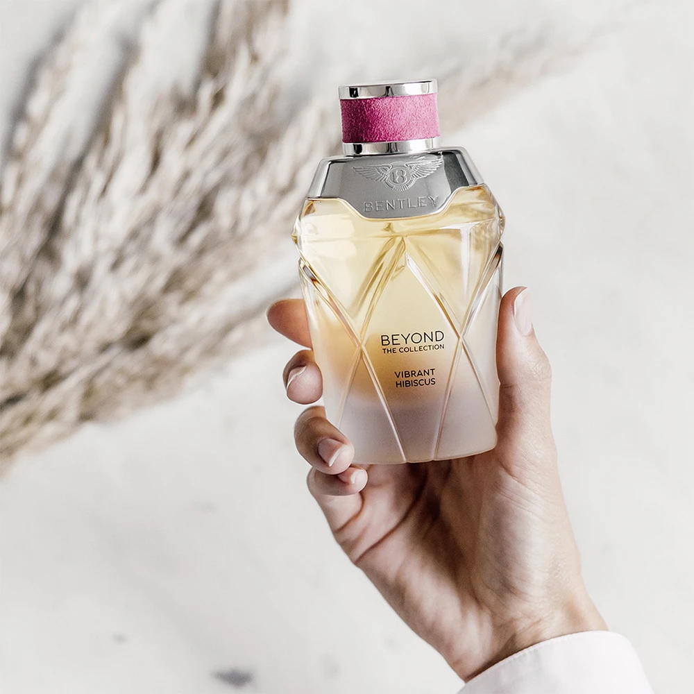 BENTLEY VIBRANT HIBISCUS 3 BENTLEY VIBRANT HIBISCUS – Image 3