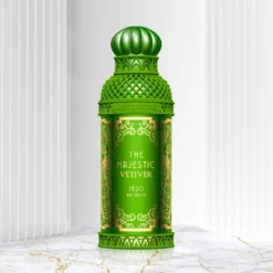 The Majestic Vetiver 7 The Majestic Vetiver -France Cadeau Soldes 2024 290406 alexandre j the majestic vetiver eau de parfum vaporisateur 100 ml autre2 1000x1000 1